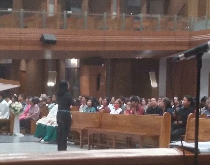 Ada umat yg berkebutihan khusus dan penerjemah wati pakai